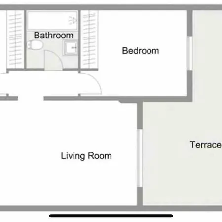 A Large Self Contained With 2 Bedrooms With Balcony - 1 Double And 1 Family With 4 Single Beds *