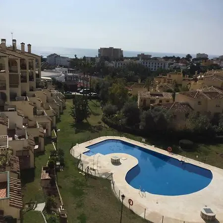 A Large Self Contained With 2 Bedrooms With Balcony - 1 Double And 1 Family With 4 Single Beds