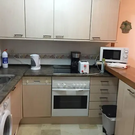A Large Self Contained With 2 Bedrooms With Balcony - 1 Double And 1 Family With 4 Single Beds * Mijas