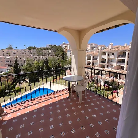 Apartment A Large Self Contained With 2 Bedrooms With Balcony - 1 Double And 1 Family With 4 Single Beds Mijas