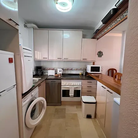A Large Self Contained With 2 Bedrooms With Balcony - 1 Double And 1 Family With 4 Single Beds Mijas