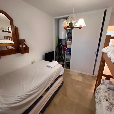 A Large Self Contained With 2 Bedrooms With Balcony - 1 Double And 1 Family With 4 Single Beds * Mijas